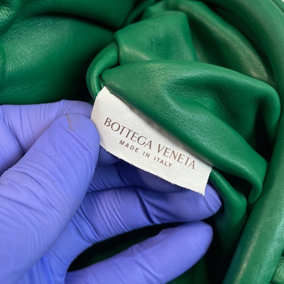 Bottega Veneta Green and Silver Crossbody Bag with Ruched Detailing - Picture 8 of 9